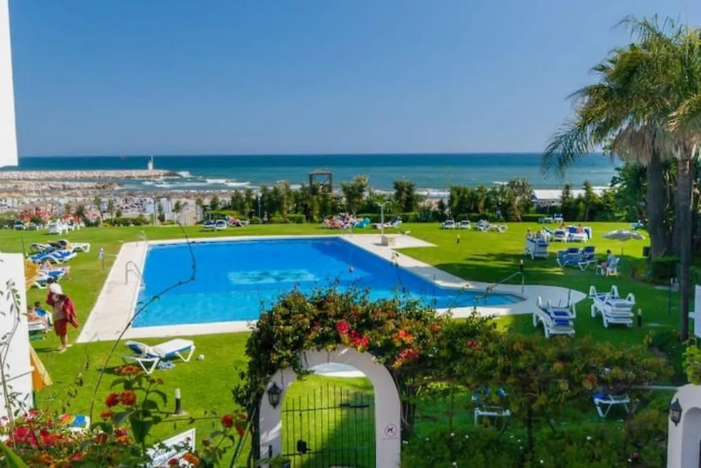 Espectacular Estudio En Puerto Cabopino Recien Reformado Marbella 0*,  Spain